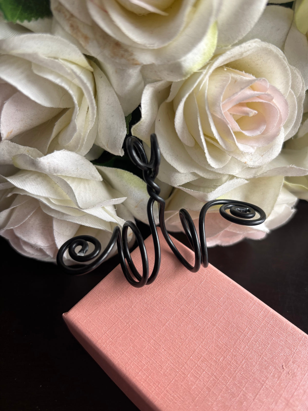 Roll & Reign - Wearable Joint Holder Ring fit for a Queen