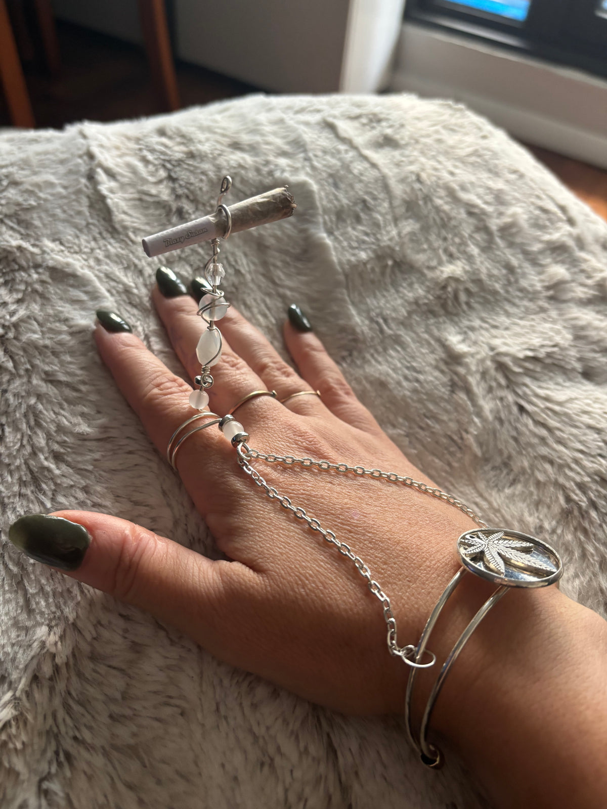Roll & Reign - Bracelet Chain Joint Holder Ring